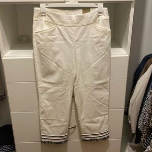 Chicos white Josie Slim Crop Boho Trim perfect stretch pants